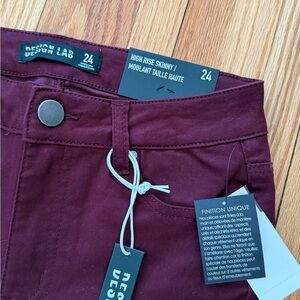 NWT Design Lab Lord & Taylor High Rise Soft Skinny Pants in Burgundy